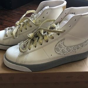 Nike Women's Blazer High sneakers (New)